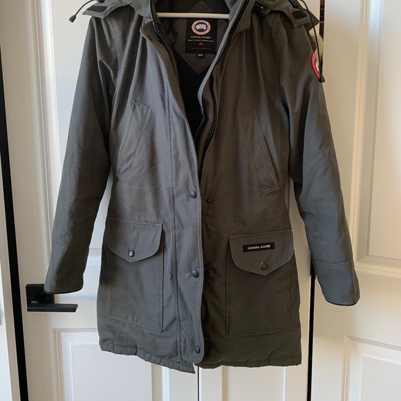 **SOLD** CANADA GOOSE | Trillium Parka - Picture 2 of 9